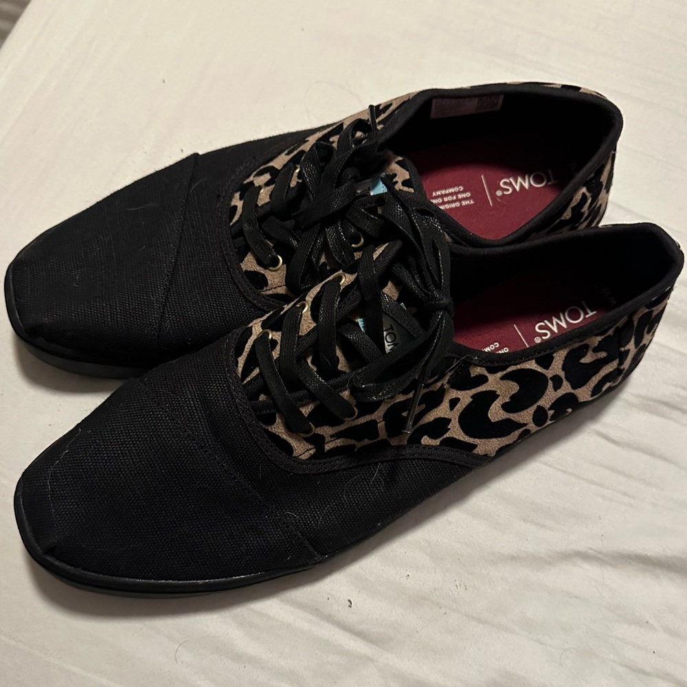 TOMs Cheetah Sneakers - Women’s Size 12 (medium width)